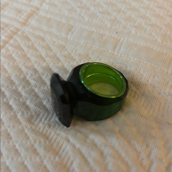 Emerald Green Statement Ring - Picture 4 of 4
